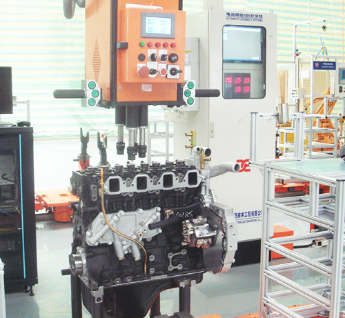 4軸缸蓋螺栓擰緊機 (立式懸掛式)